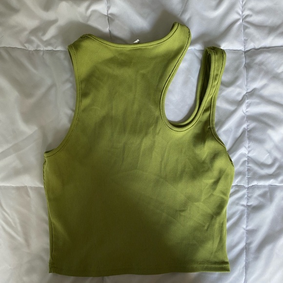 Green going out top - Picture 3 of 3